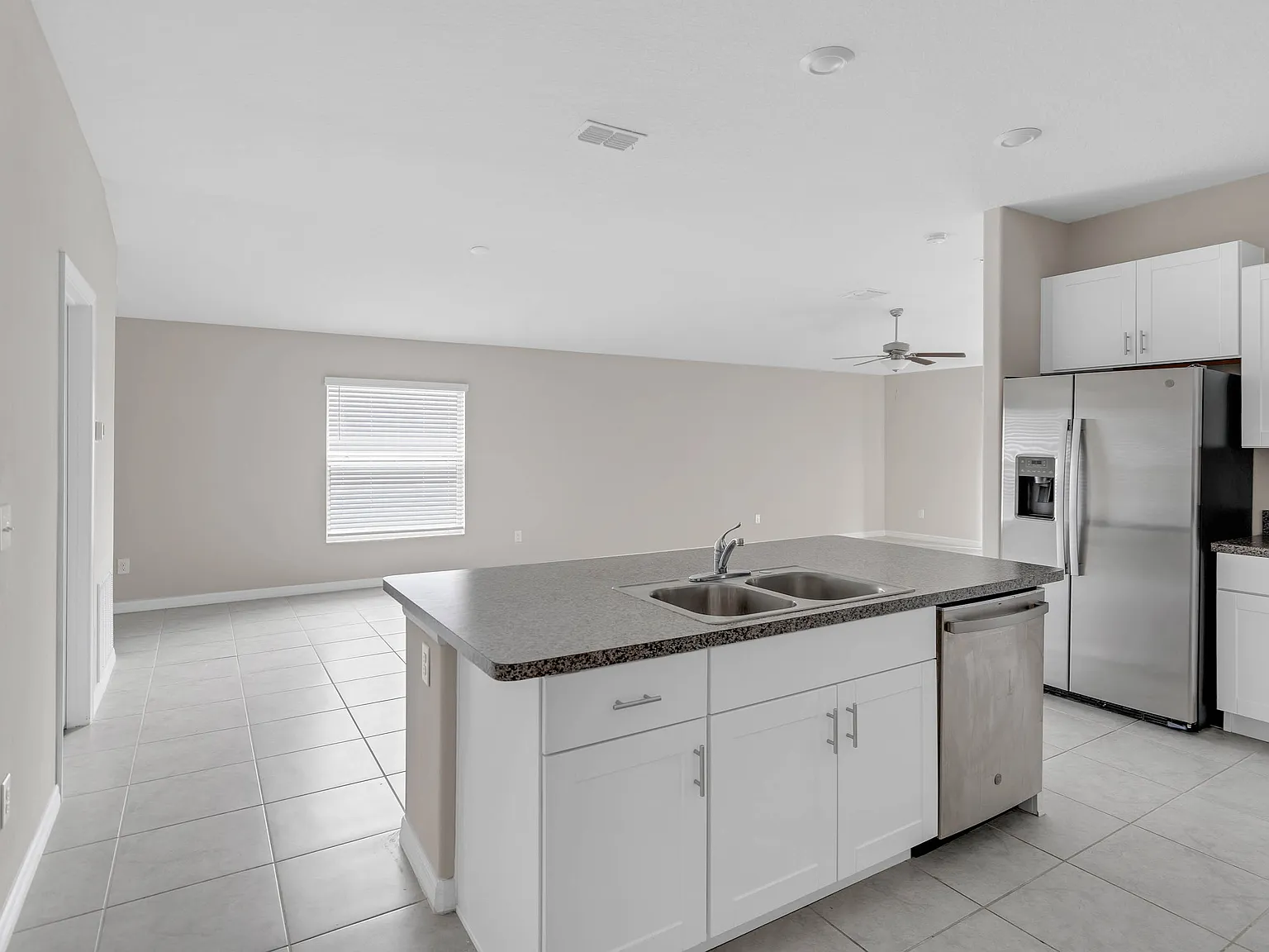 4 bed, 1810 sqft, $2,350 — Photo 4