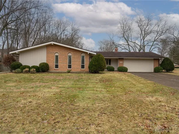 494 Towncrest Dr, Dayton, OH 45434
