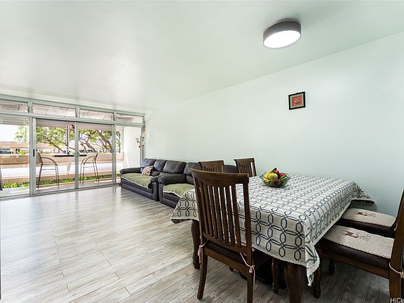 5th image of 500 University Ave APT 320