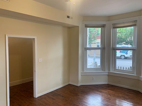 2nd image of 1114 W Marshall St APT A