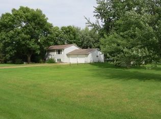 26798 Meadow Ln, Sioux Falls, SD 57106