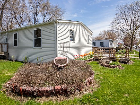 3rd image of 75 Birch Dr
