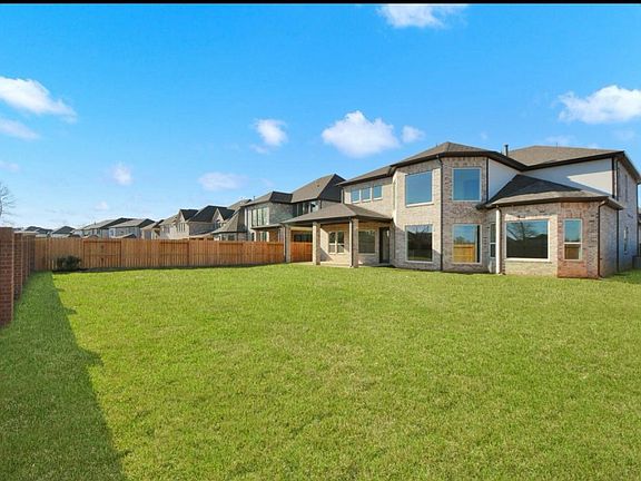 3rd image of 9919 Regal Bend Dr