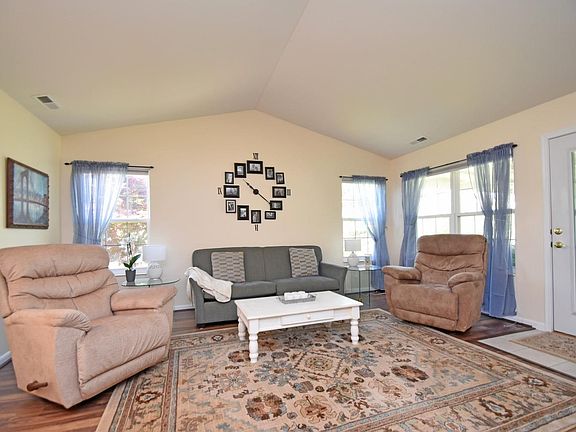 3rd image of 10470 Jesica Ln Unit 3