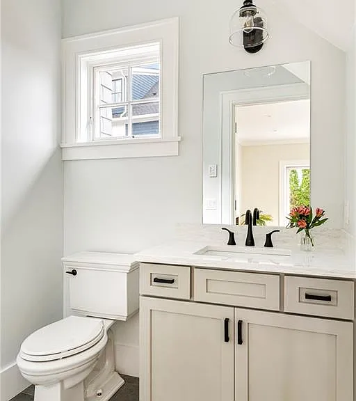 118 Newport Ave — Photo 17