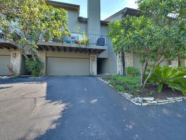 Front of condo / 2 car garage