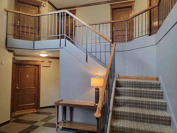 2nd image of 109 White Oak Ct APT 10