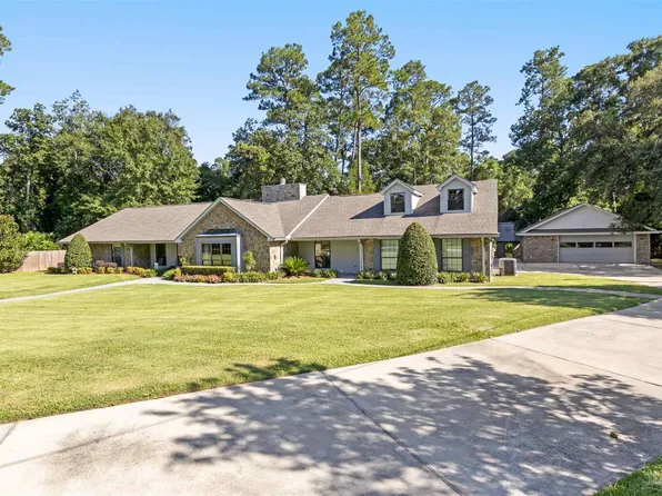 219 Man O War Cir, Cantonment, FL 32533