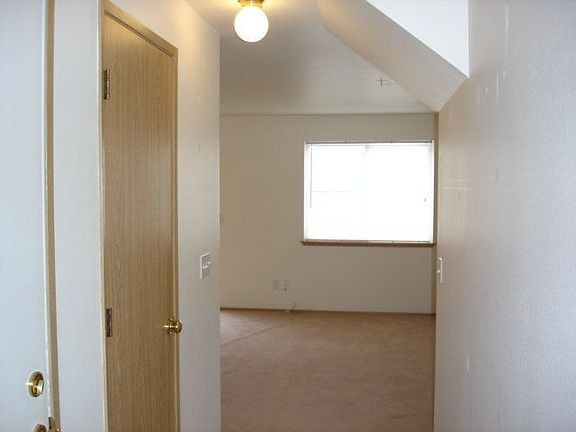 3rd image of 434 S Oak Harbor St APT B1