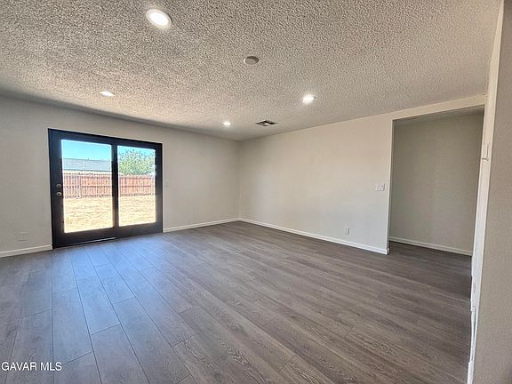 4th image of 7871 Eucalyptus Ave