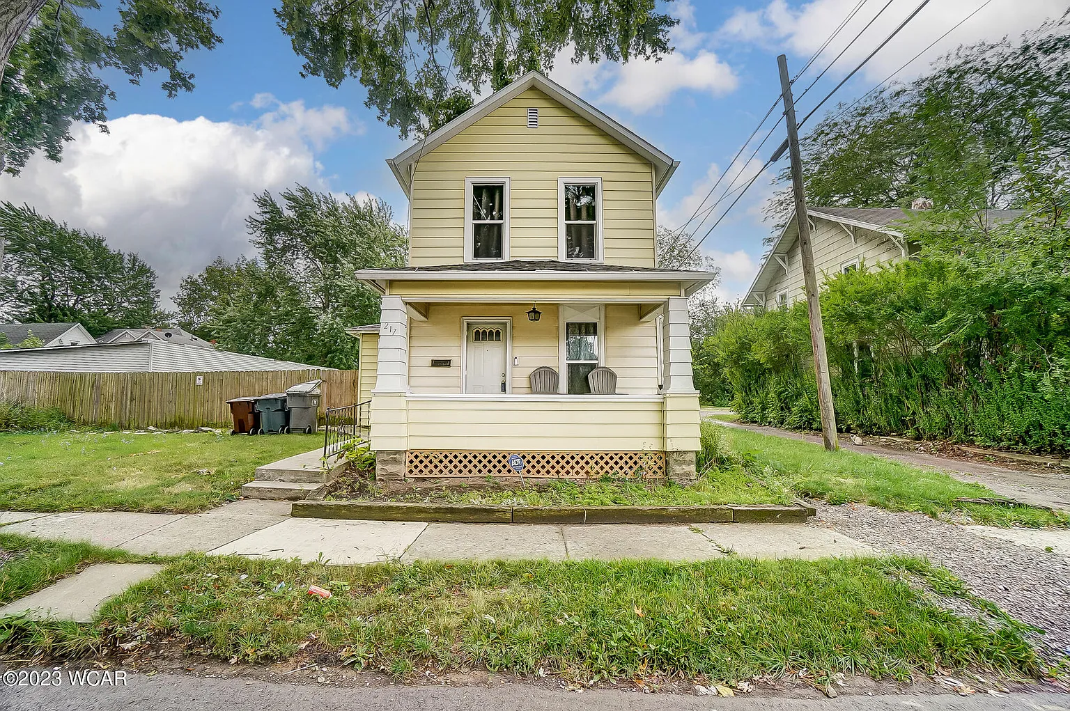 217 W Grand Ave photo 1