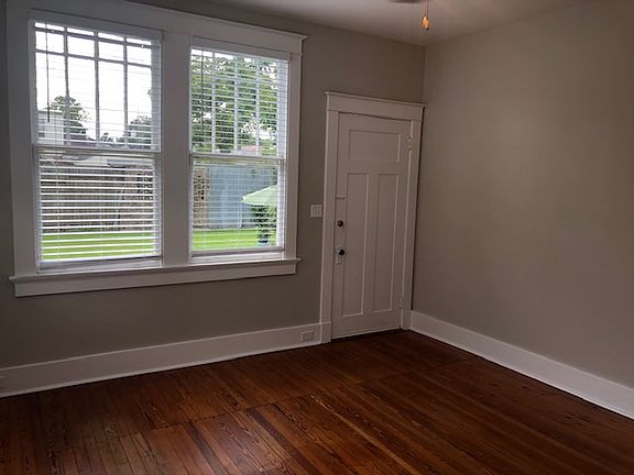 3rd image of 5822 Willow St
