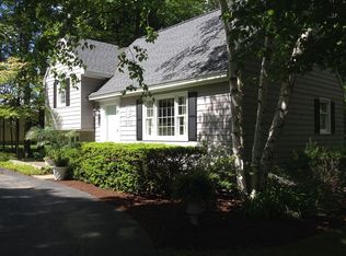 25 S Bow Rd, Hooksett, NH 03106