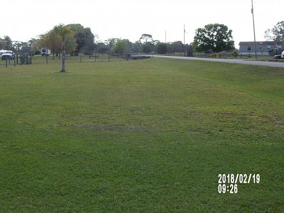 3rd image of 946 NE 103rd Ave
