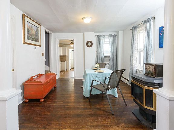 4th image of 343 Jefferson Ave