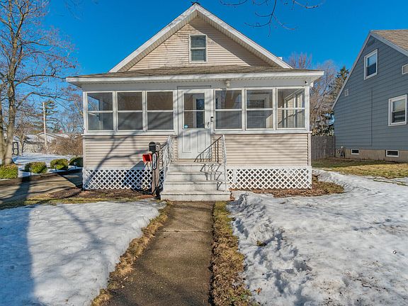 2nd image of 1325 Woodlawn Ave