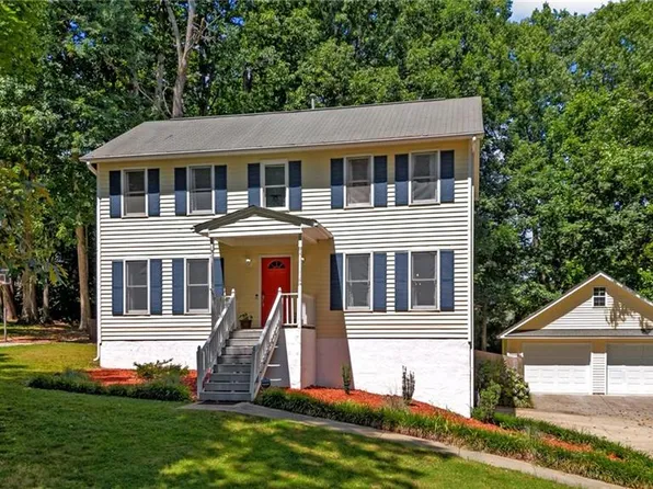 3900 Ebert Village Ct, Winston Salem, NC 27127