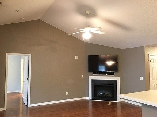 2nd image of 1414 Willoughby Park Ct Unit 5