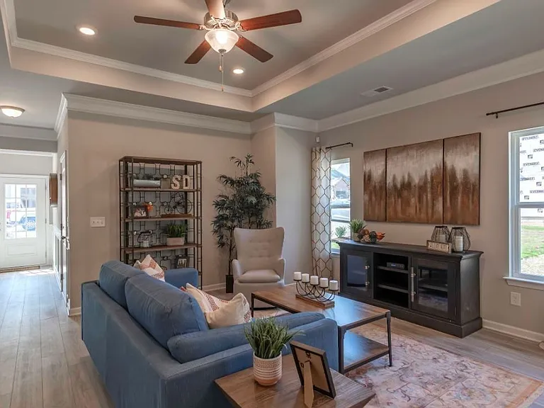 825 Lottie St — Photo 7