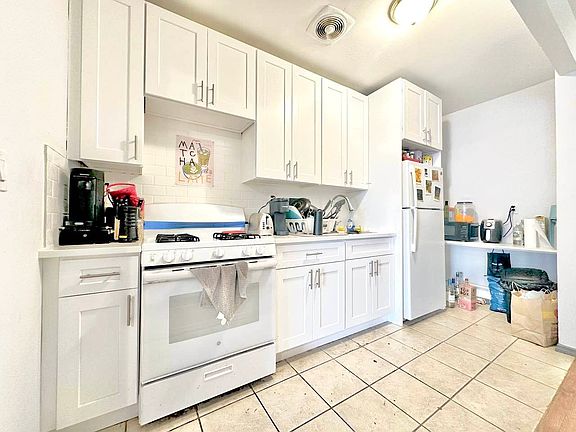 4th image of 371 Kosciuszko St #3