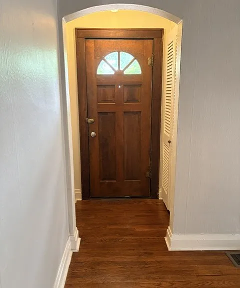 513 W Saint Louis St — Photo 2