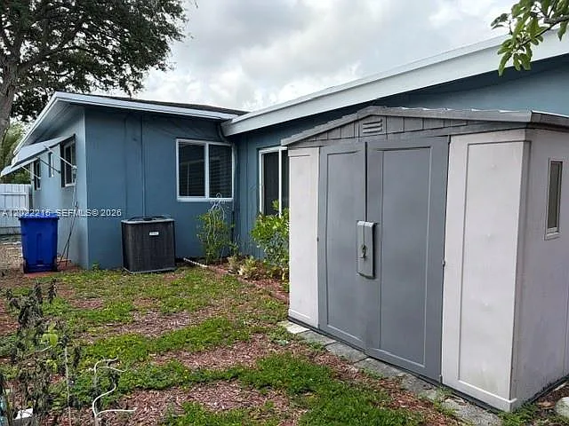 6215 SW 20th St — Photo 27