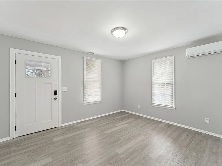 2120-2122 Bulloch St — Photo 5