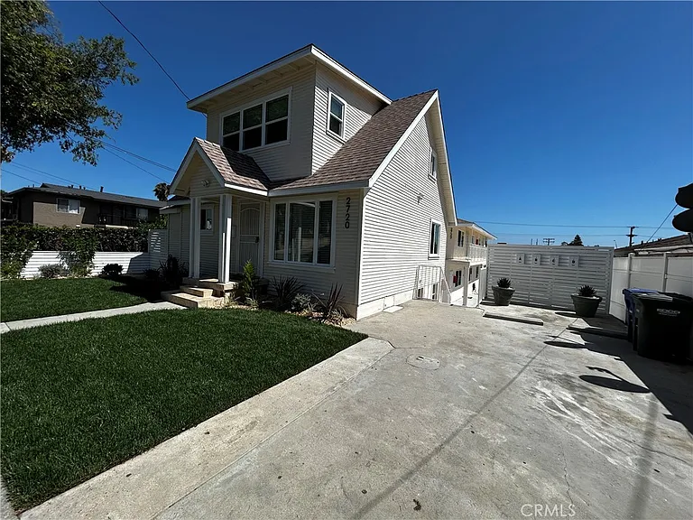 2720 E Wall St — Photo 1