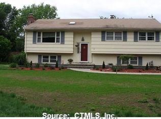 83 Mungertown Rd, Madison, CT 06443