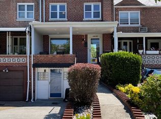 5825 80th St, Middle Village, NY 11379