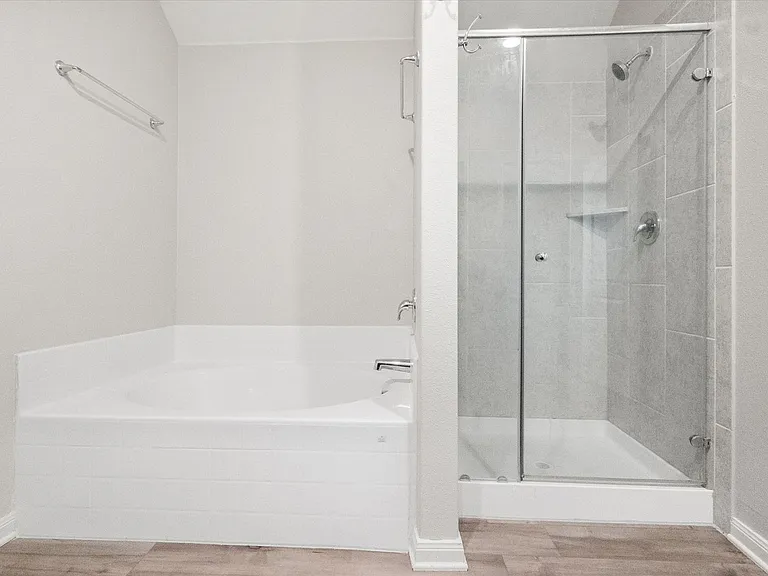 4004 Millau Ln — Photo 24