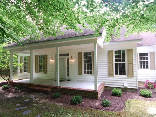 7825 Deer Run Rd, New Kent, VA 23124