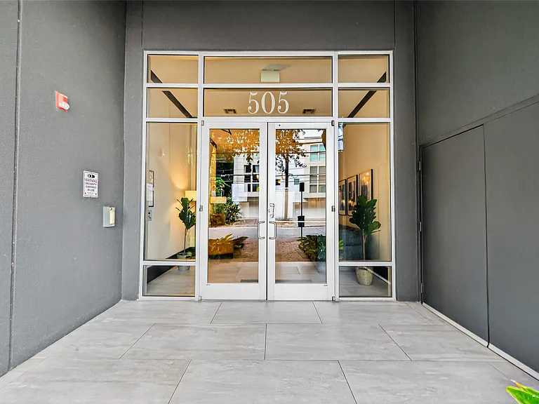 505 Jackson Hill St #404 — Photo 30