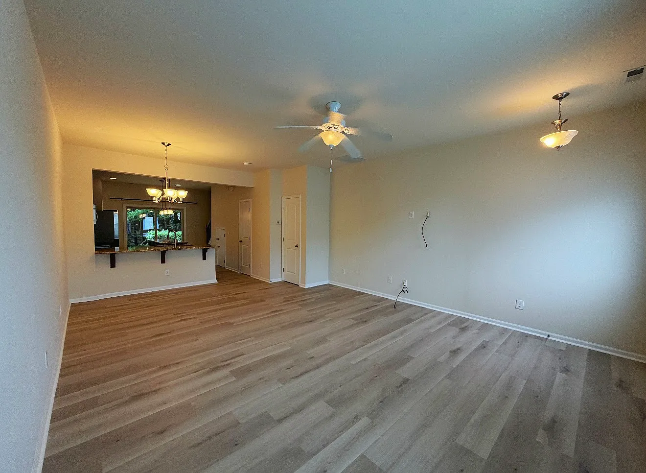 2 bed, 2.5 bath, 1265 sqft, $1,700 — Photo 1