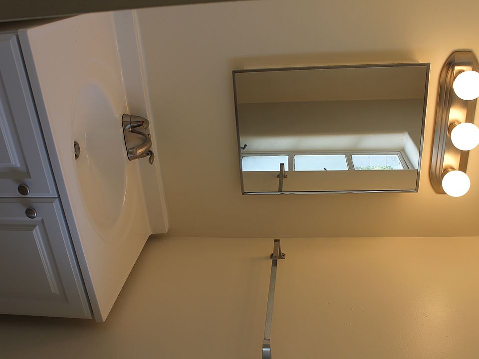 1st image of 1016 1/2 Atkins Pl