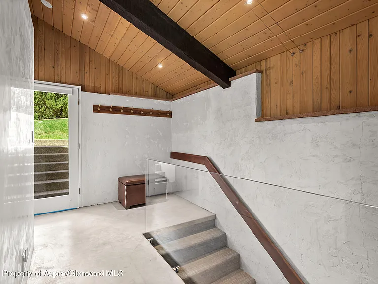561 Booth Ln — Photo 11
