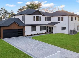 1130 Carlls Straight Path, Dix Hills, NY