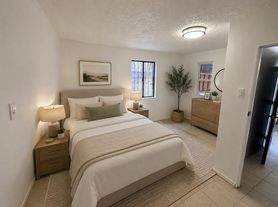 640 E 73rd St, Los Angeles, CA
