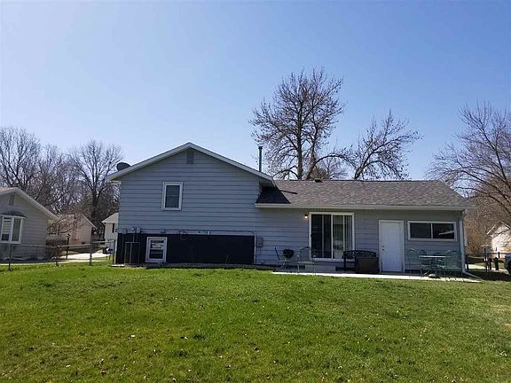 4th image of 1100 Lilac Ln
