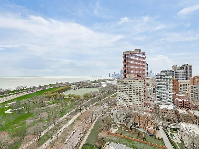 3100 N Lake Shore Dr #1906 — Photo 3