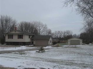 2727 Tower Dr, Cedar Rapids, IA 52411