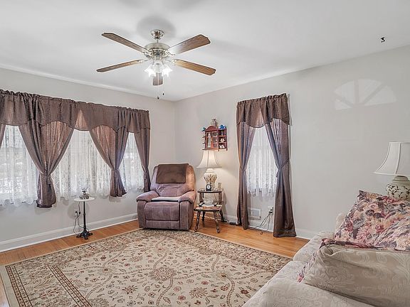 5th image of 406 Marie Ave