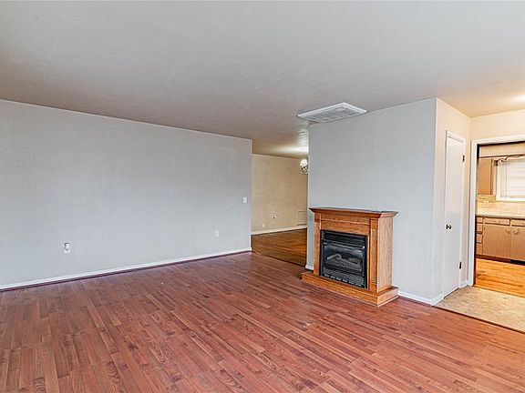 5th image of 204 S Marshall St