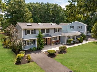169 Twin Fawn Dr, Hanover, MA 02339