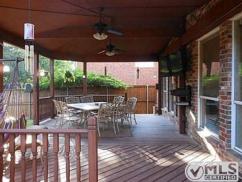 3rd image of 3705 Havenlake Dr