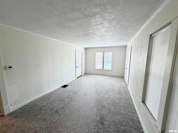2nd image of 502 S Hill St
