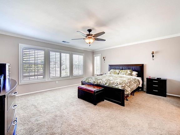 3rd image of 1053 Tesoro Ave