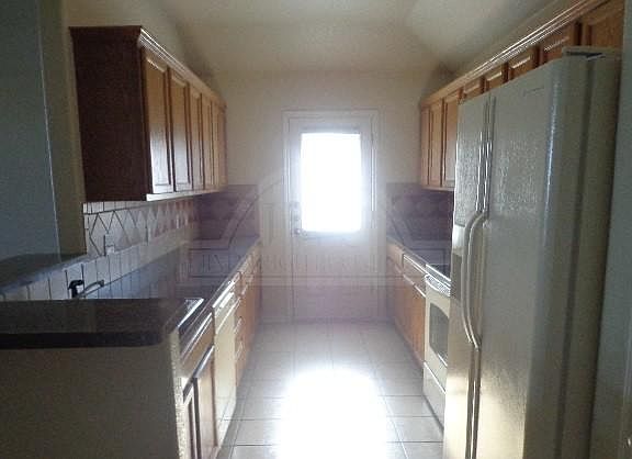 2nd image of 1905 Charleston Ct APT A