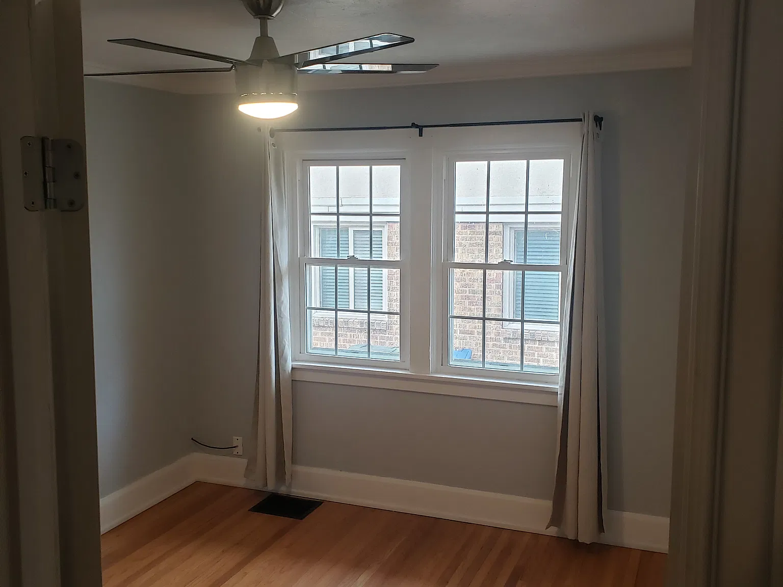 1266 Marilyn Dr — Photo 4