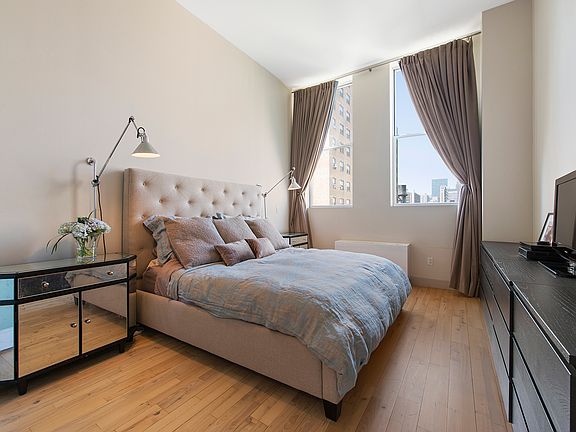 4th image of 420 W 25th St APT 8C